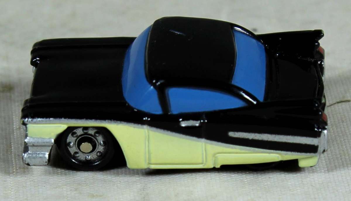 Micro Machines - Charm Max - Classic Cadillac - Ball-bearing