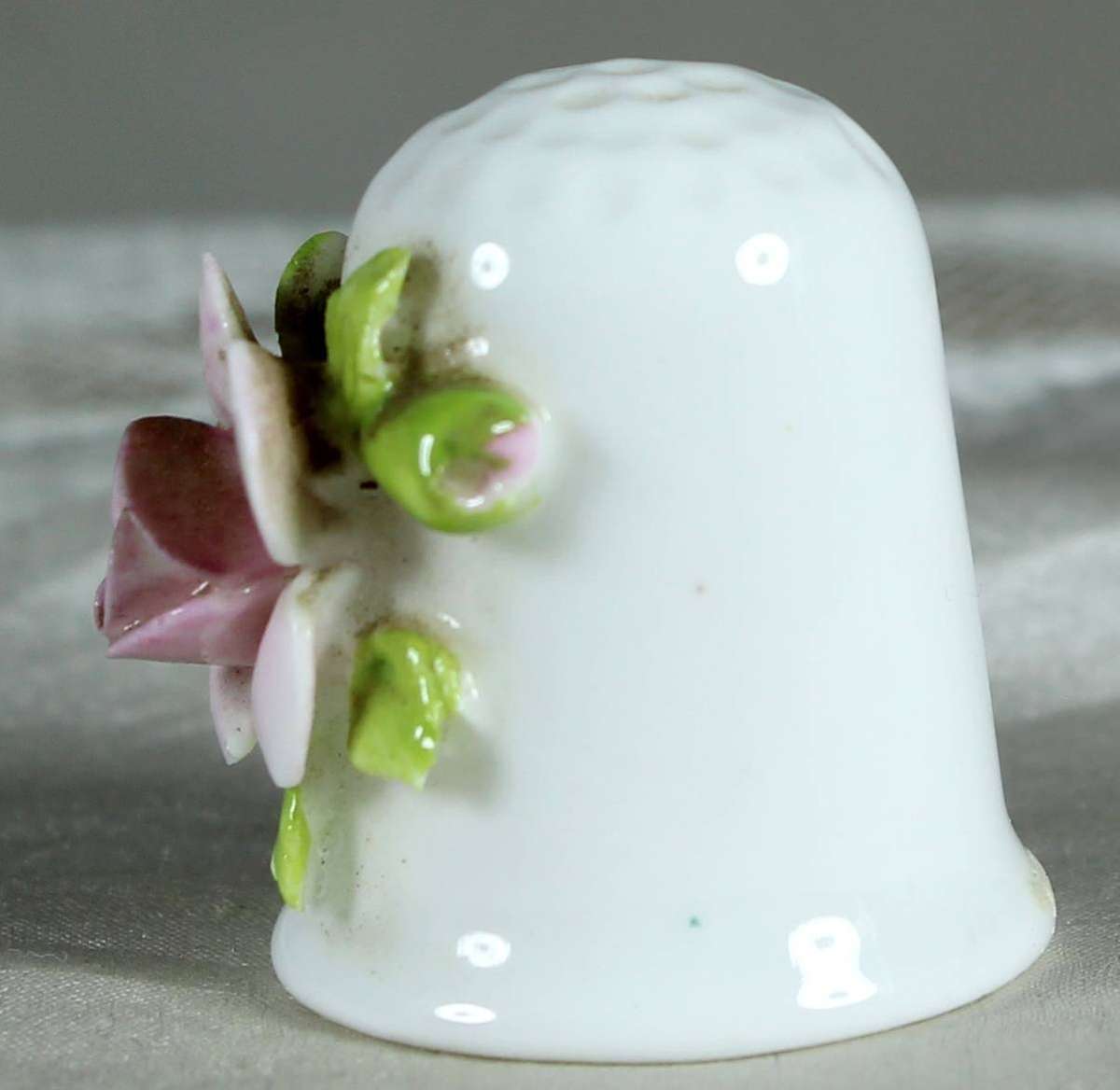 Thimble - Coalport with pink 3D flowers