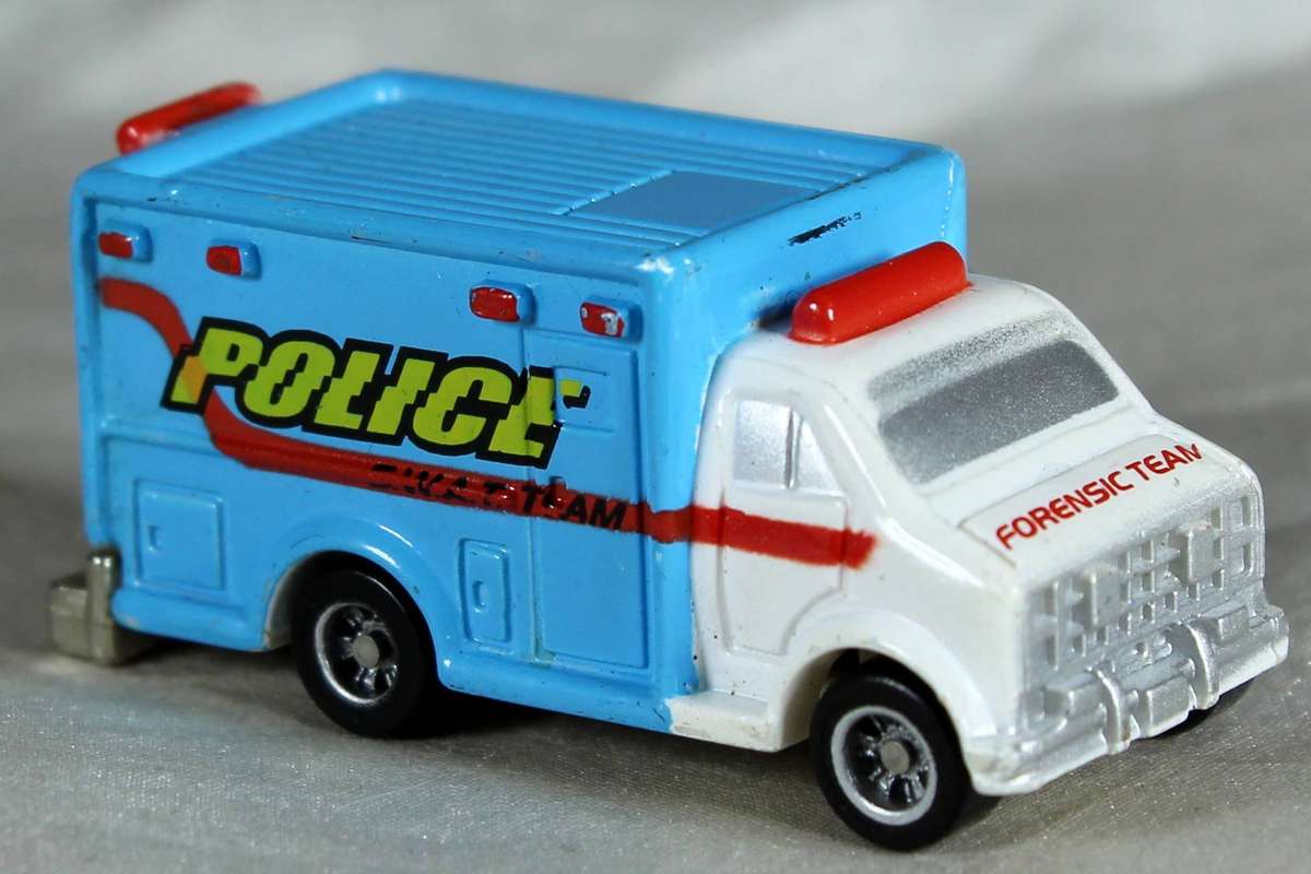 Hotwheels Micro - Police " Rollin Lockup" Paddy wagon