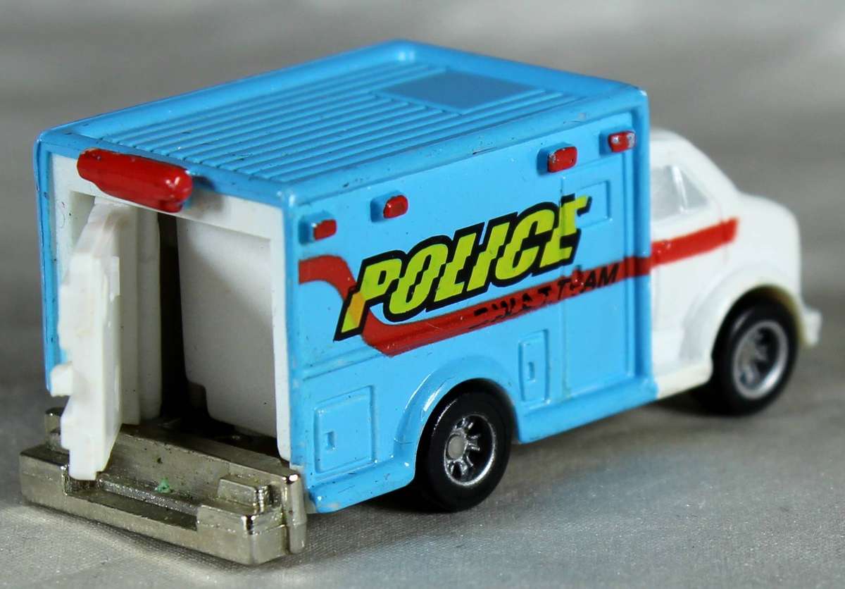 Hotwheels Micro - Police " Rollin Lockup" Paddy wagon
