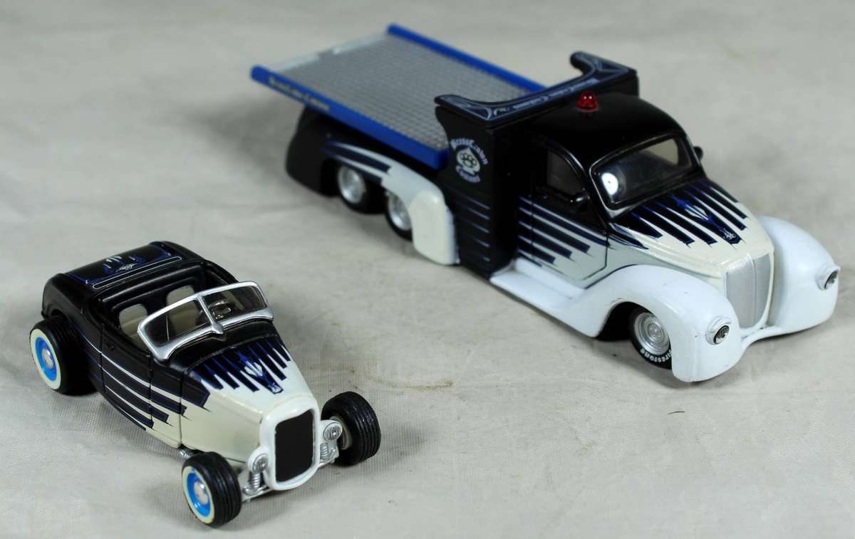 Maisto - Missile Tow Flatbed & 1932 Ford