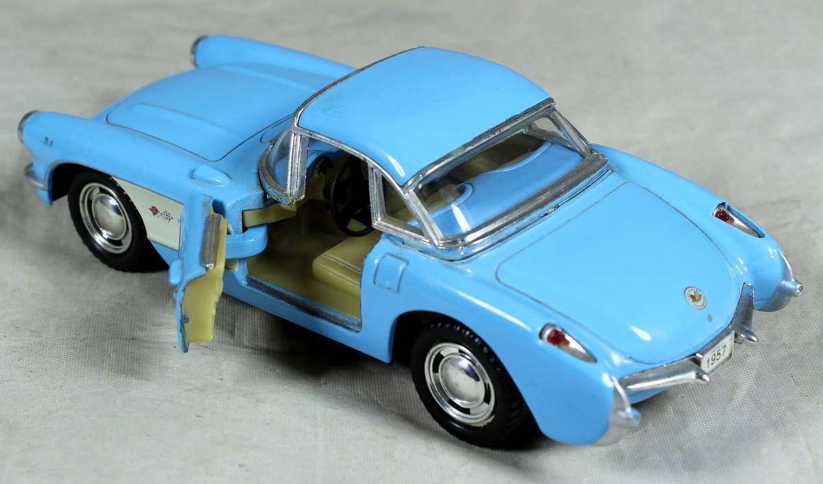 Kinsmart - 1957 Corvette