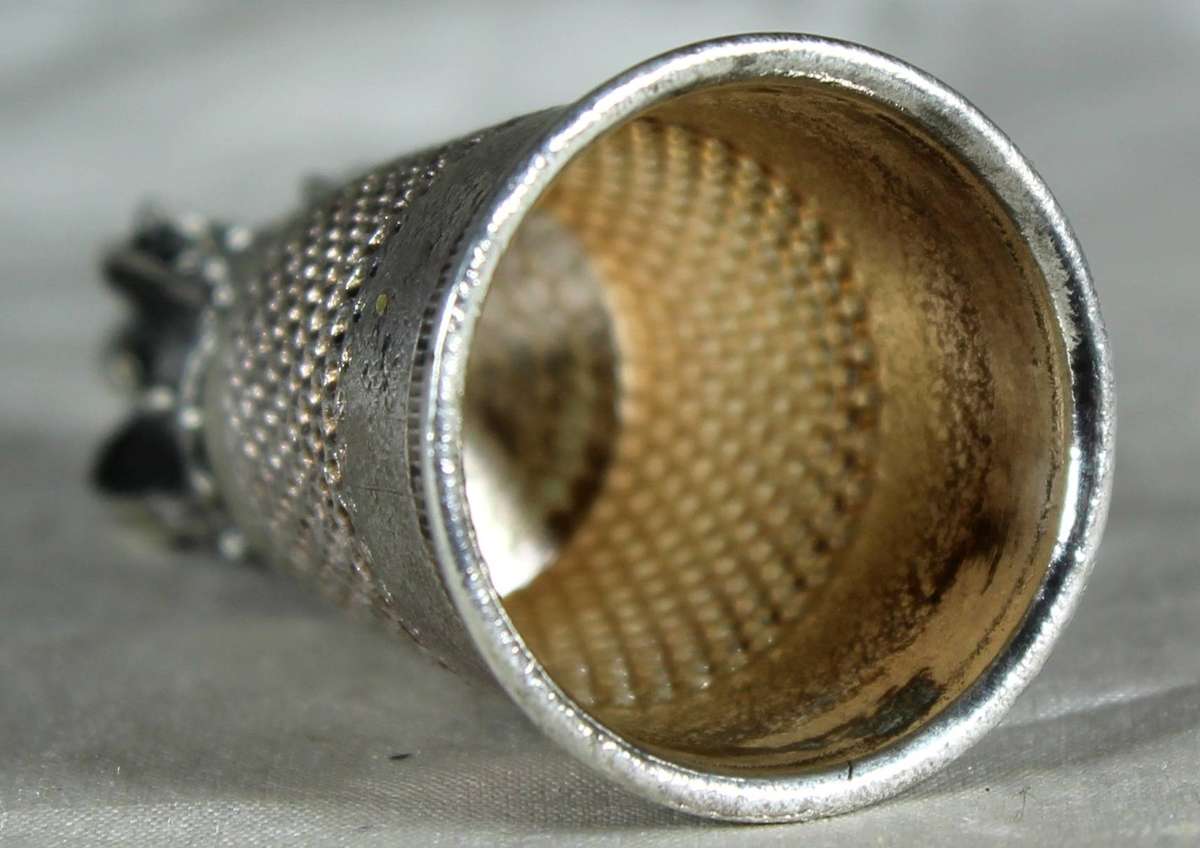 Silver plated thimble - crown