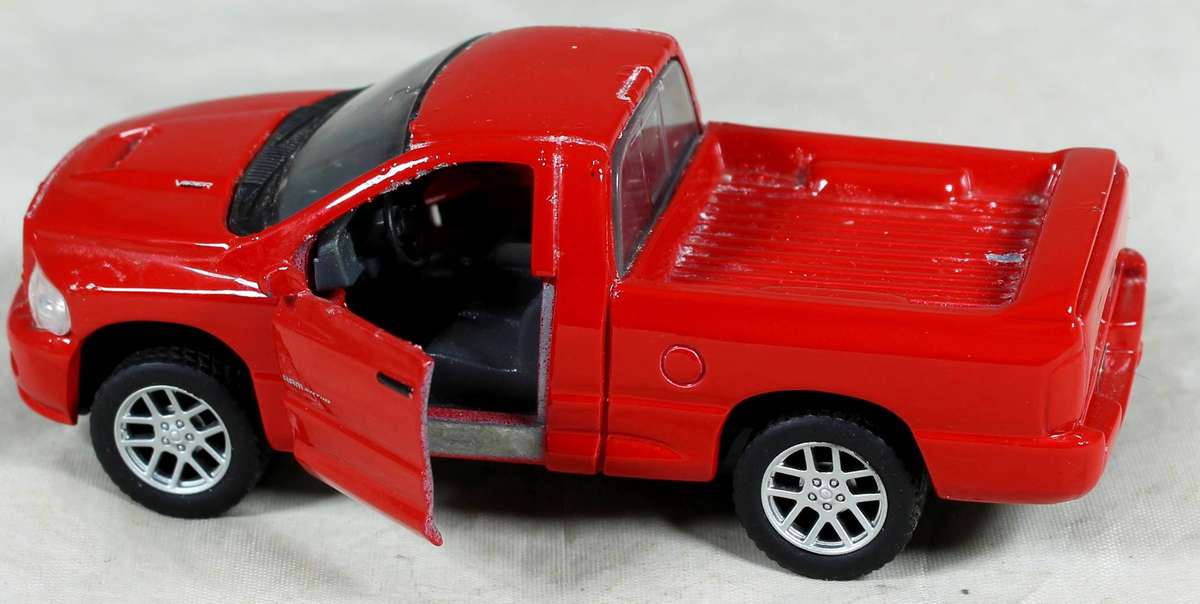 Maisto - Dodge Ram SRT-10