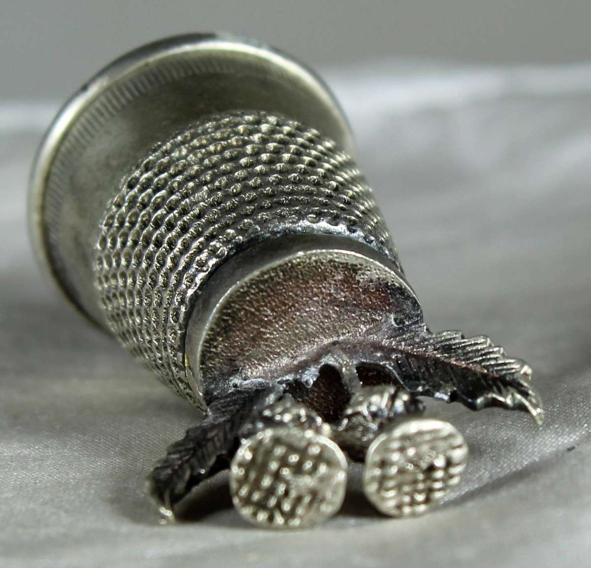 Silver plated thimble - sunflowers