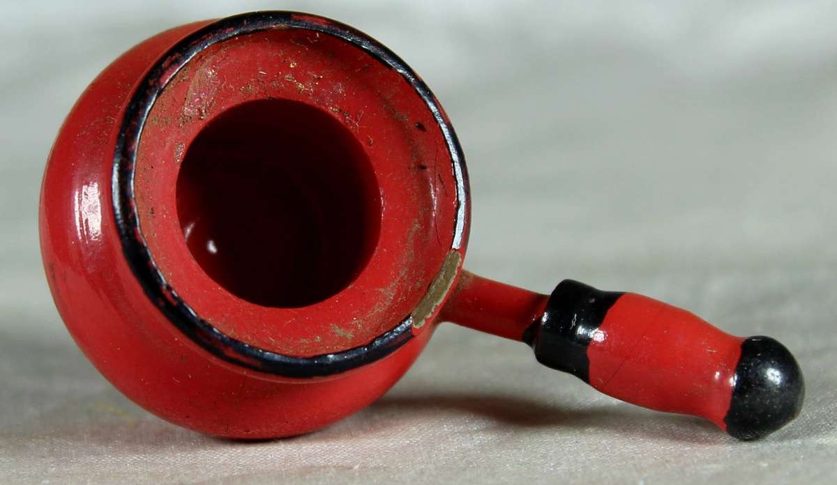 Miniature metal red pot