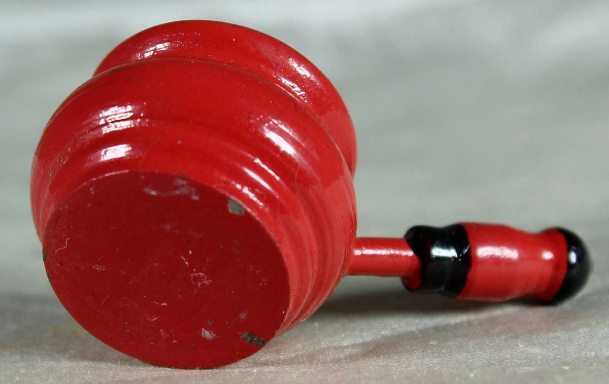 Miniature metal red pot