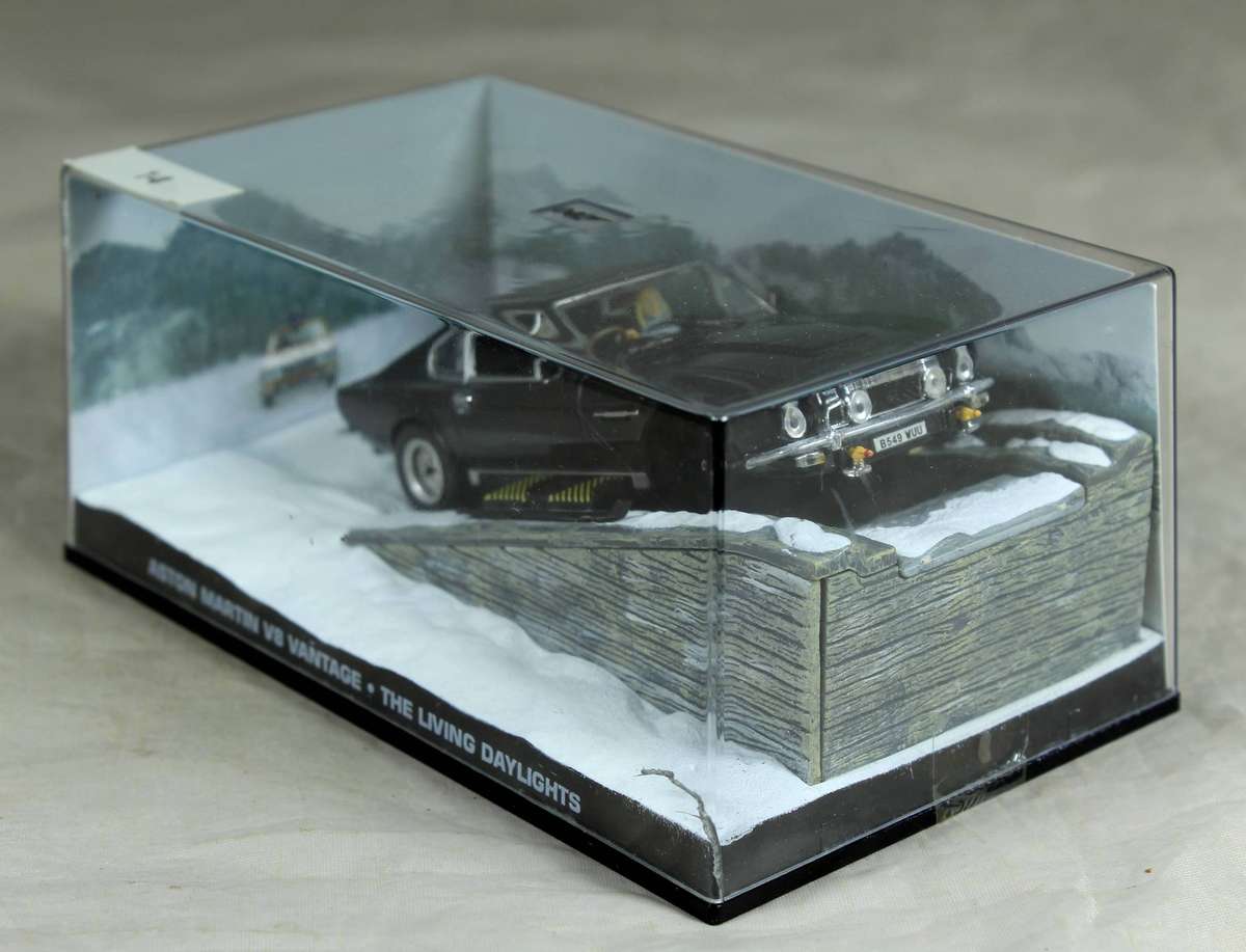 James Bond 007 #14 Aston Martin V8 Vantage - The living daylights