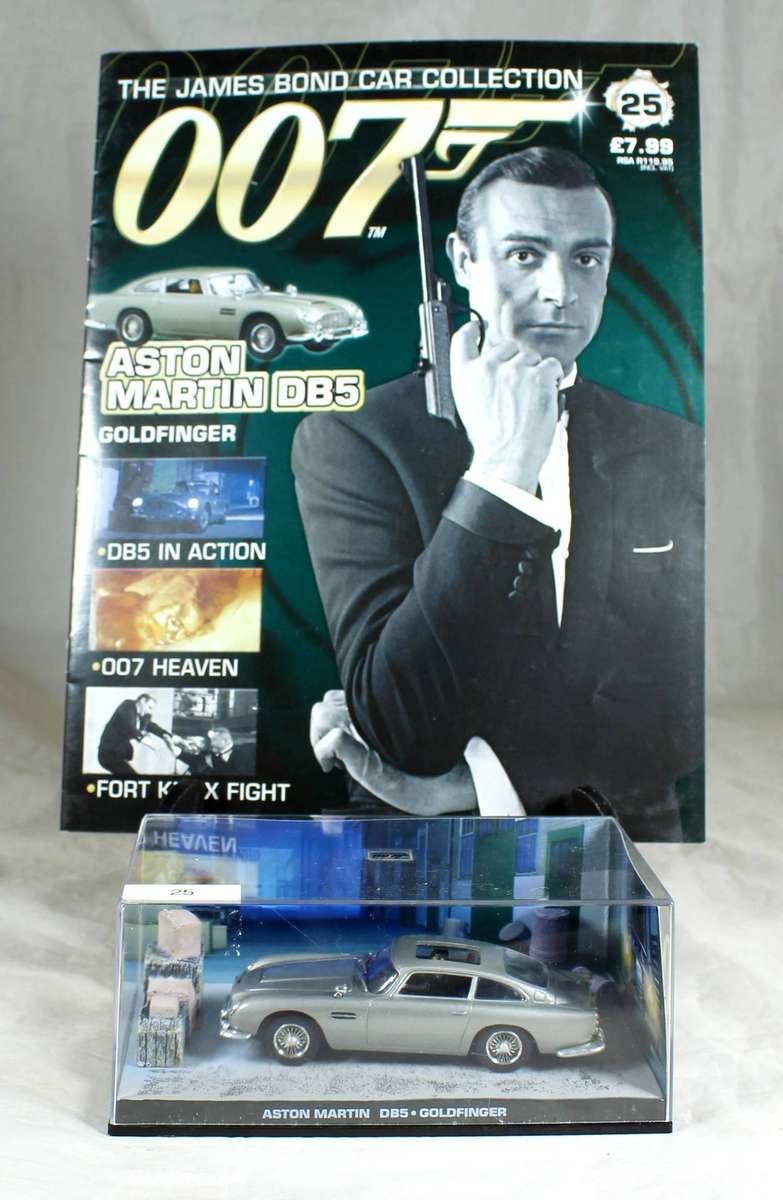 James Bond 007 with magazine #25 - Aston Martin DB5 - Goldfinger