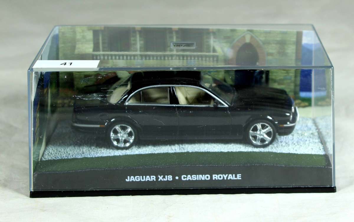 James Bond 007 #41 Jaguar XJ8 - Casino Royale