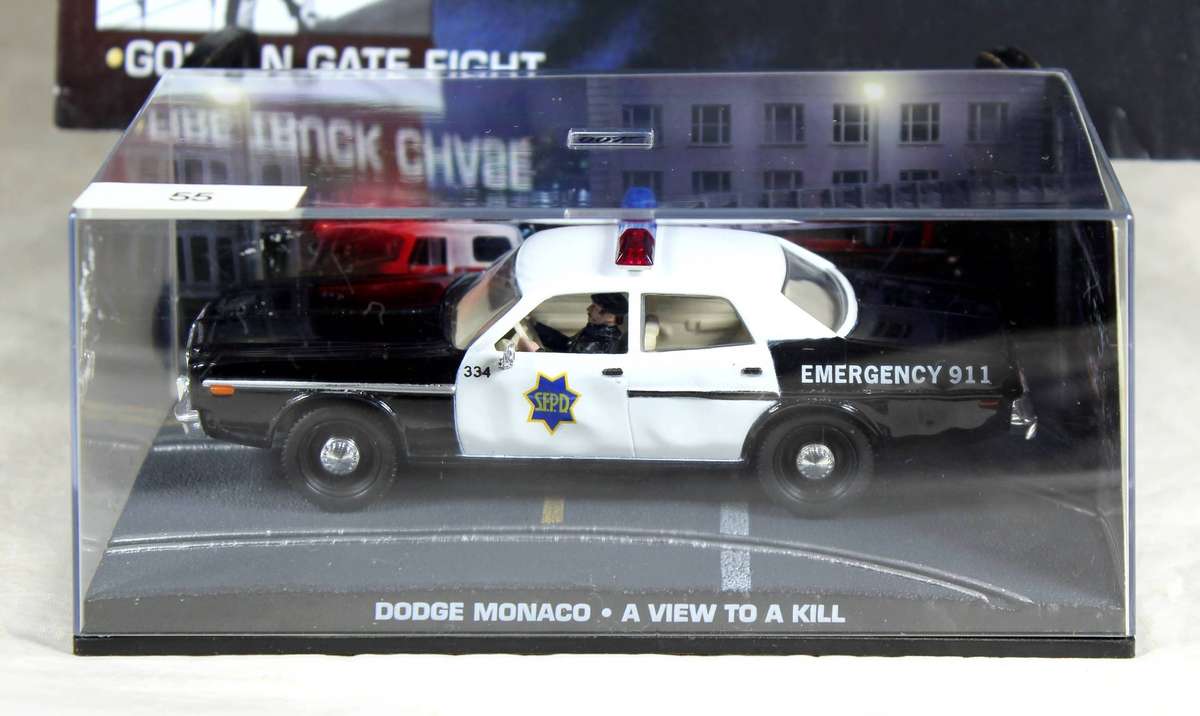 James Bond 007 with magazine #55 Dodge Monaco - A view to a kill