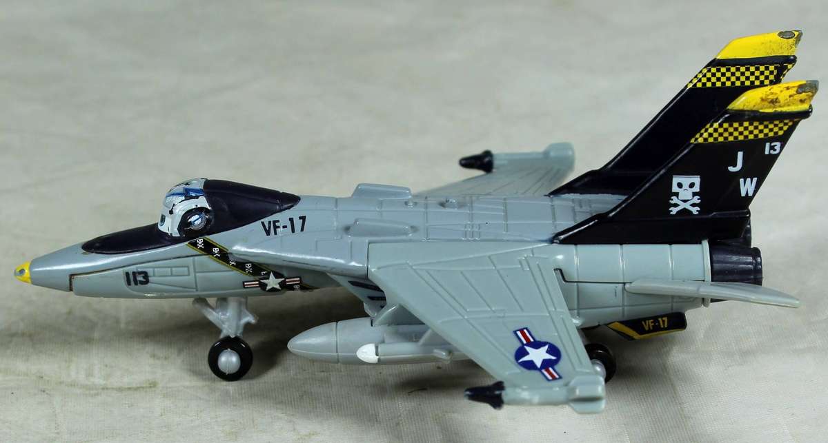 Disney Planes - Bravo Fighter jet - Metal