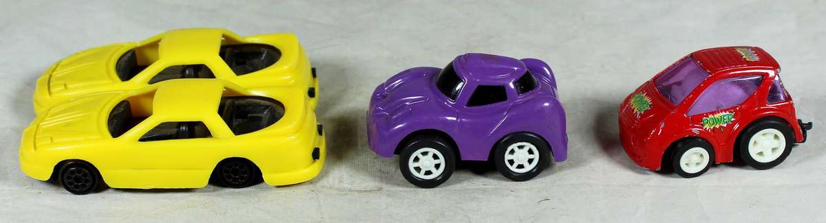 Set of 4 plastic cars