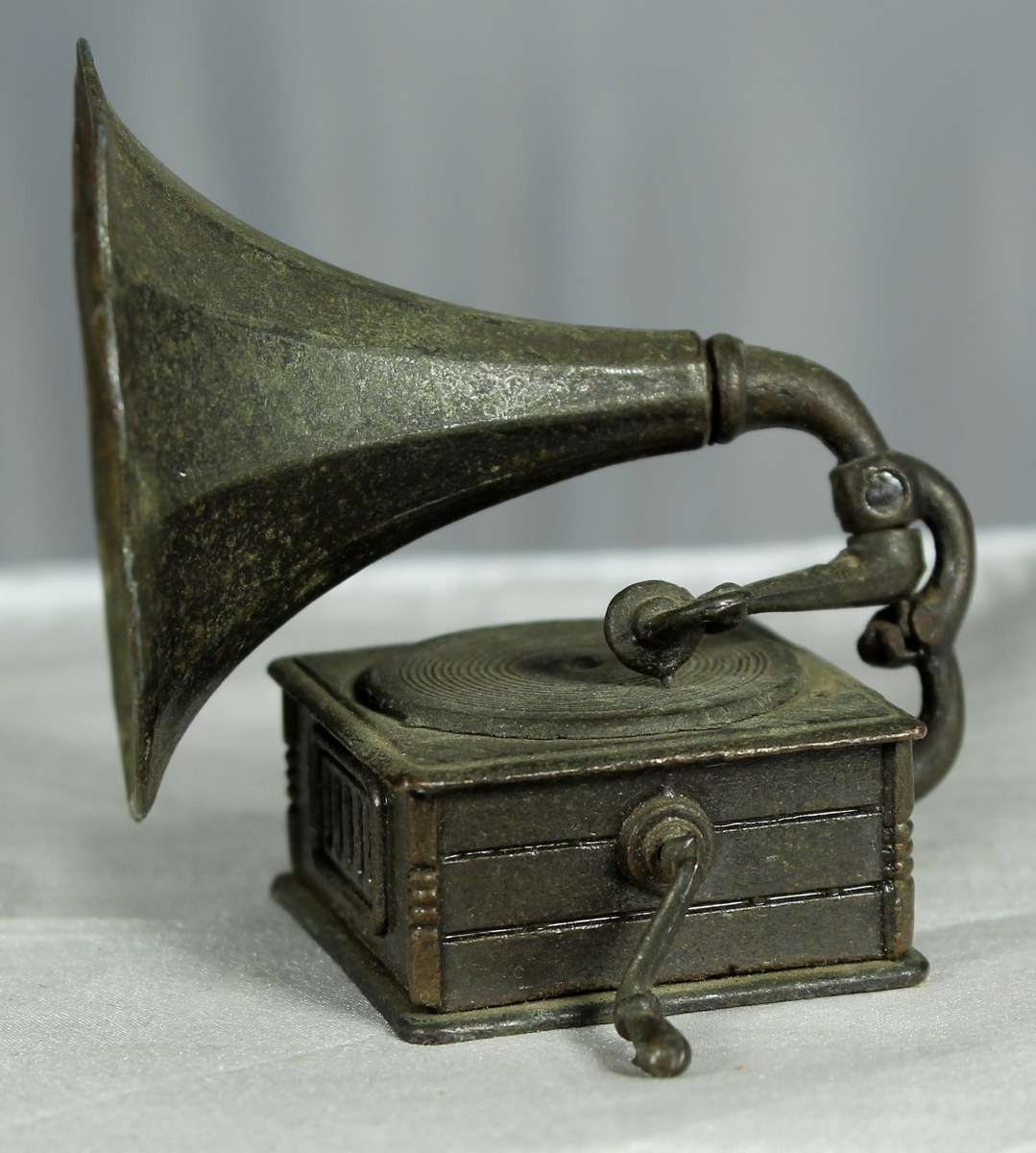 Gramophone sharpener
