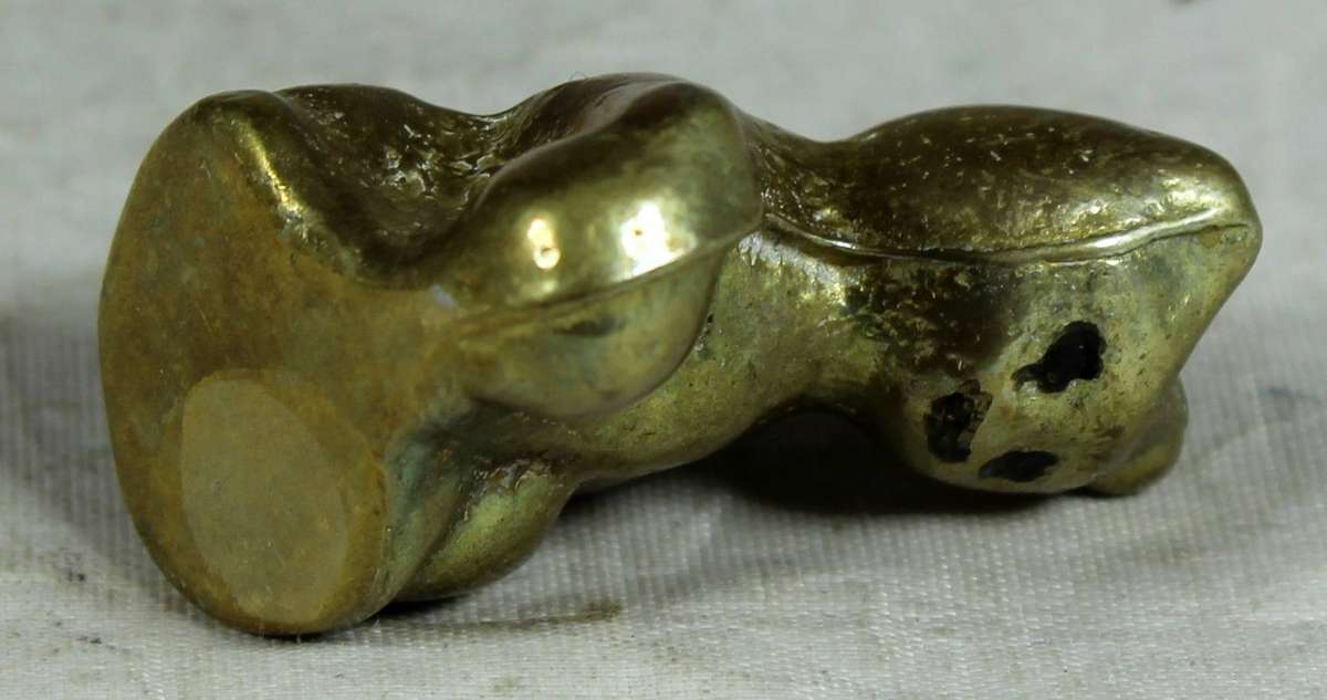 Miniature Brass - Kitty with a ball