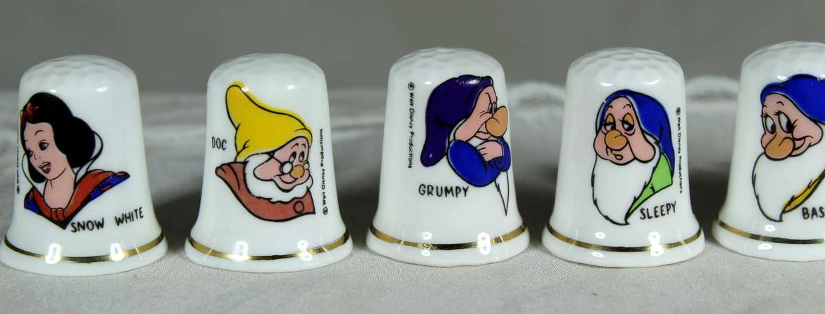 Snow White and the seven dwarfs thimbles