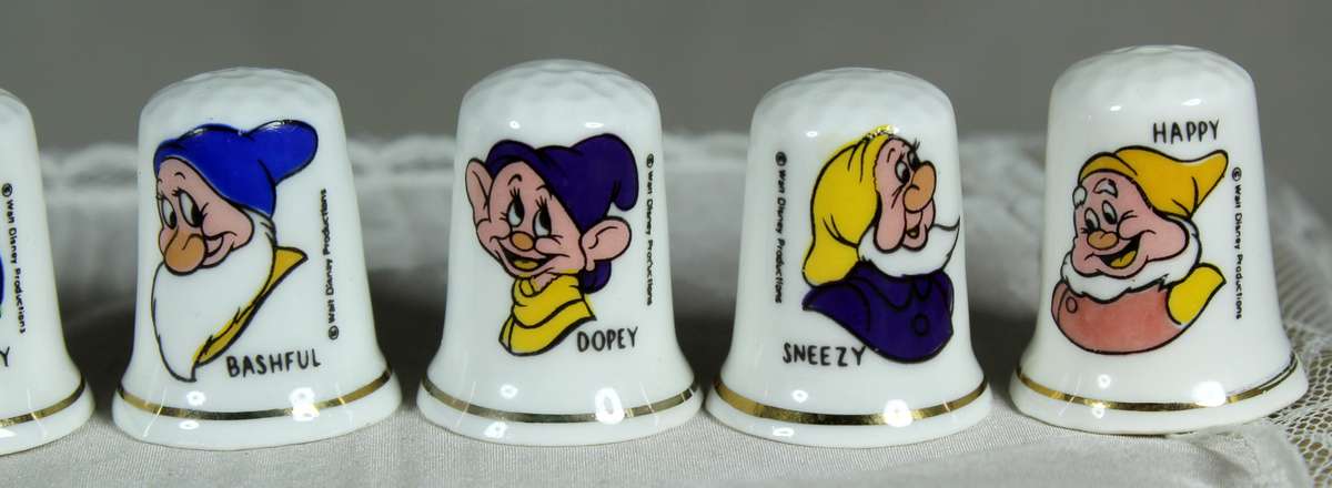 Snow White and the seven dwarfs thimbles