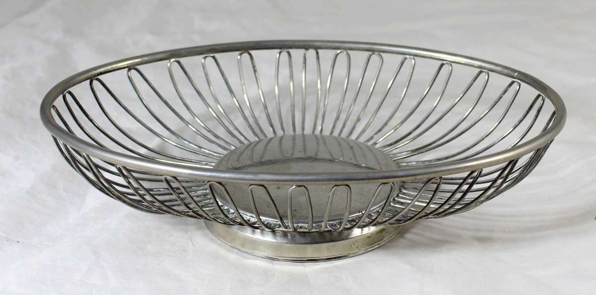 Small silver plated fruit bowl