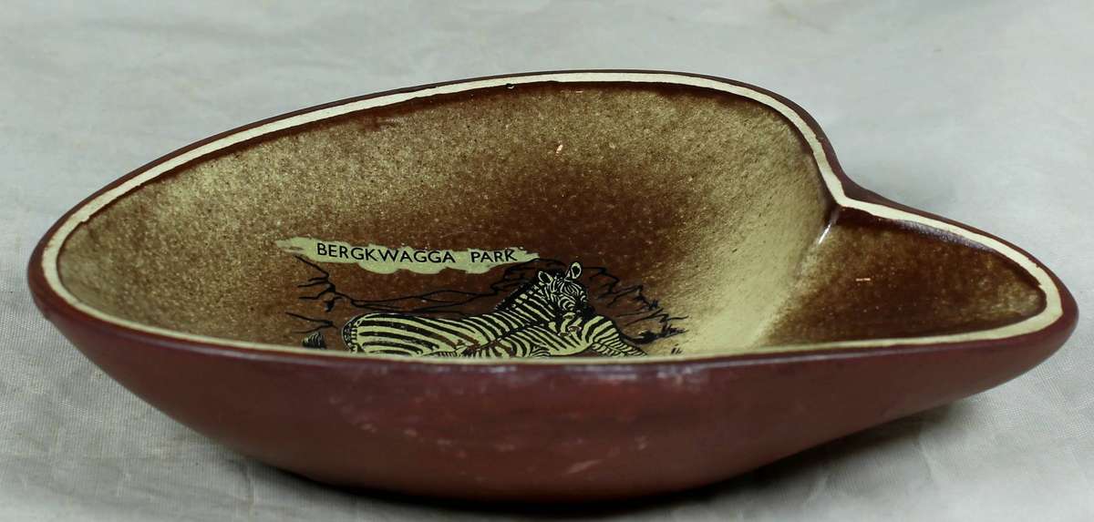 Crescent ware style - trinket dish - Bergkwagga park