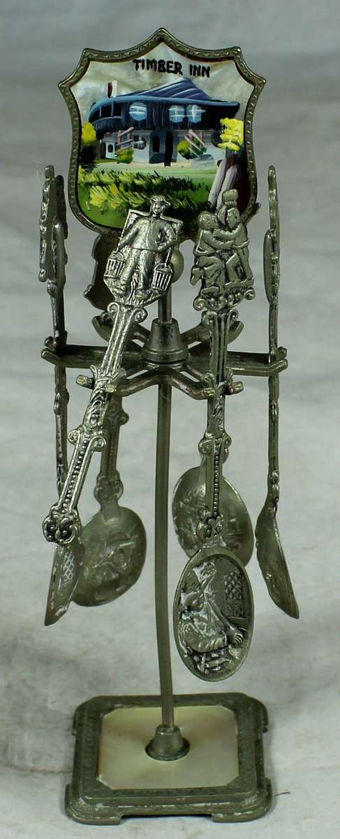 Set of embossed tea spoons - Timber Inn