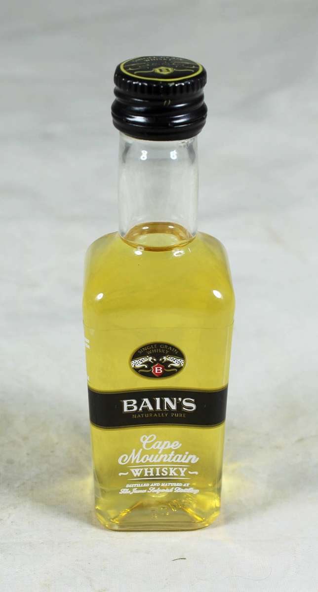 Mini liquor bottle - Bain's Cape Mountain Whisky