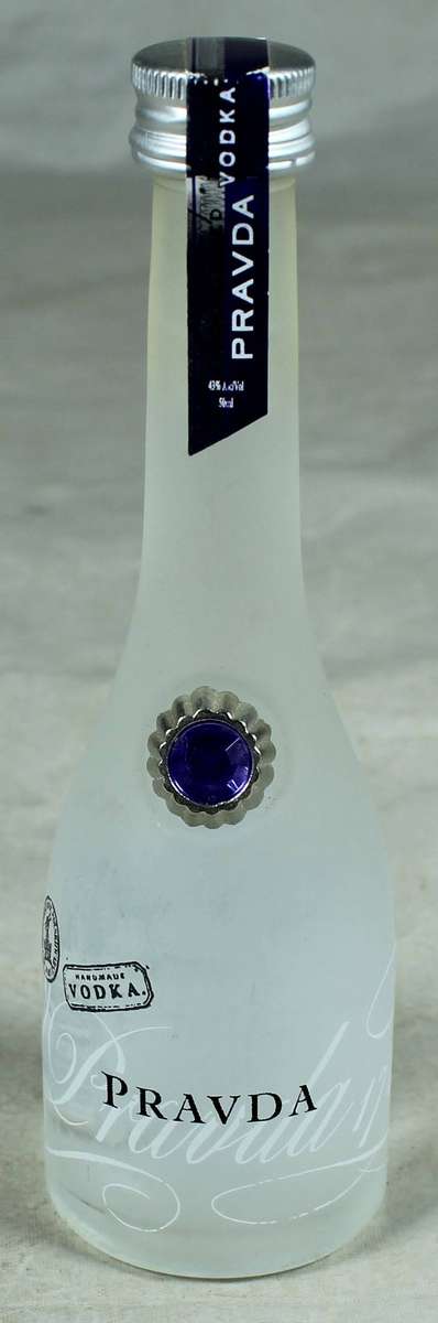 Mini liquor bottle - Pravda Vodka