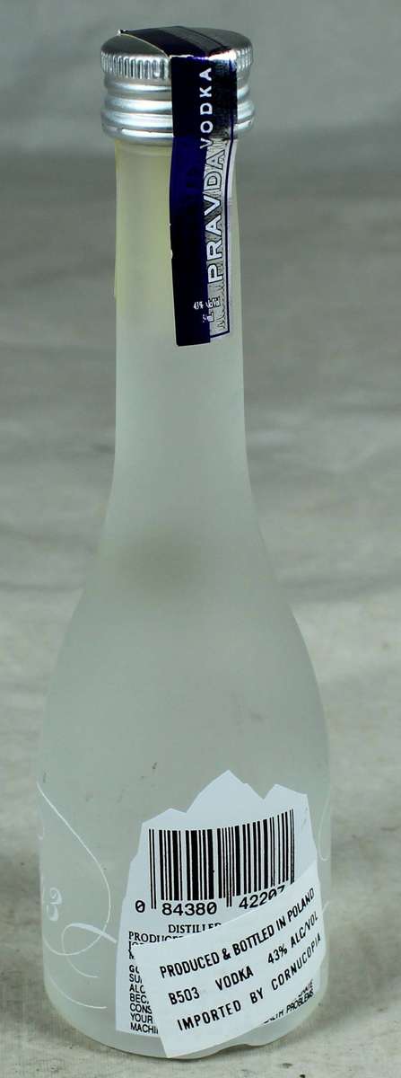 Mini liquor bottle - Pravda Vodka