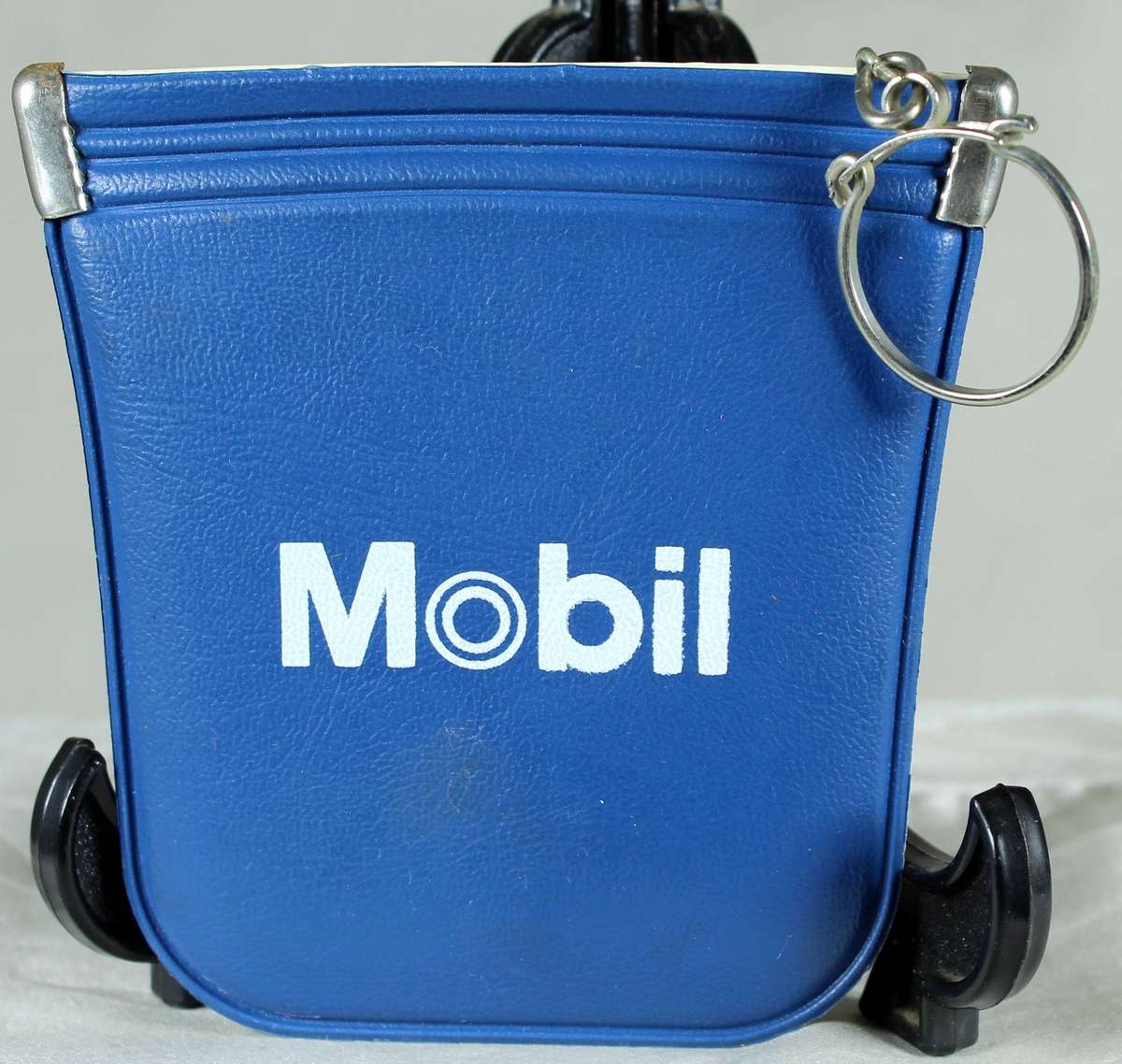 Keyring - Mobil Pegasus pouch