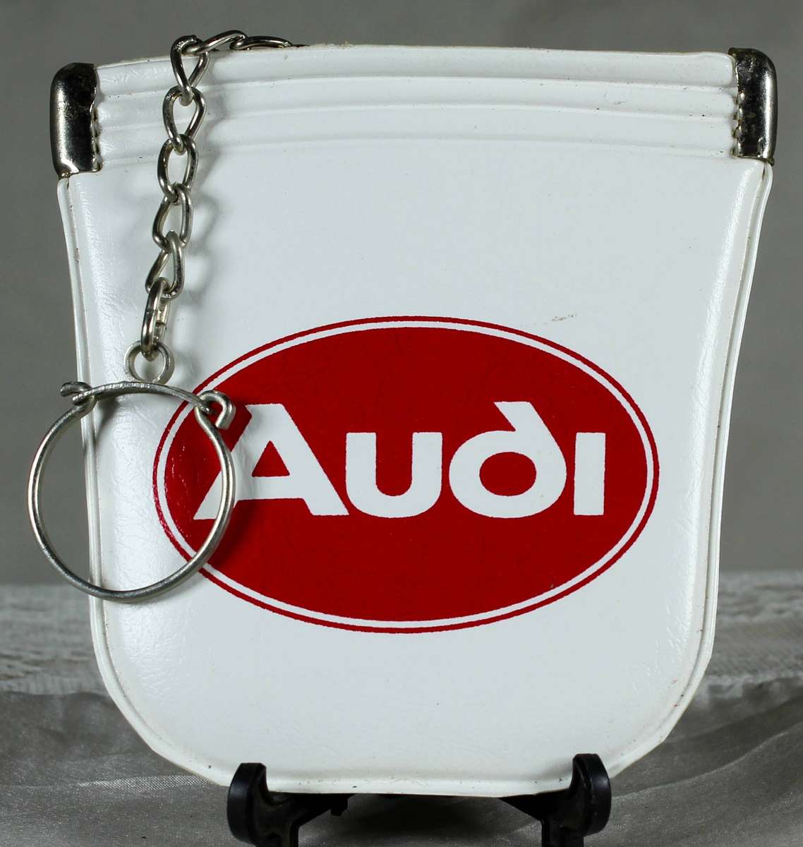 Keyring - Audi white pouch