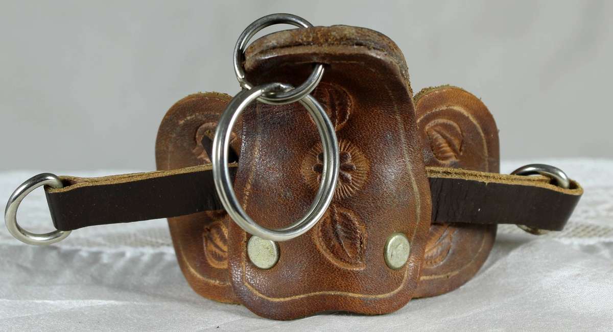 Keyring - leather saddle