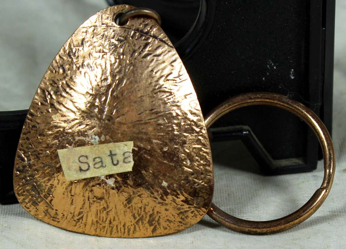 Keychain - Embossed elephant