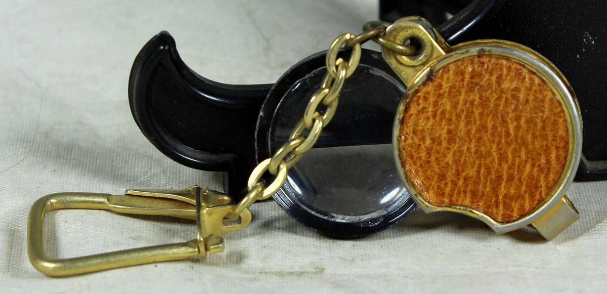 Keychain - Magnifying pocket glass