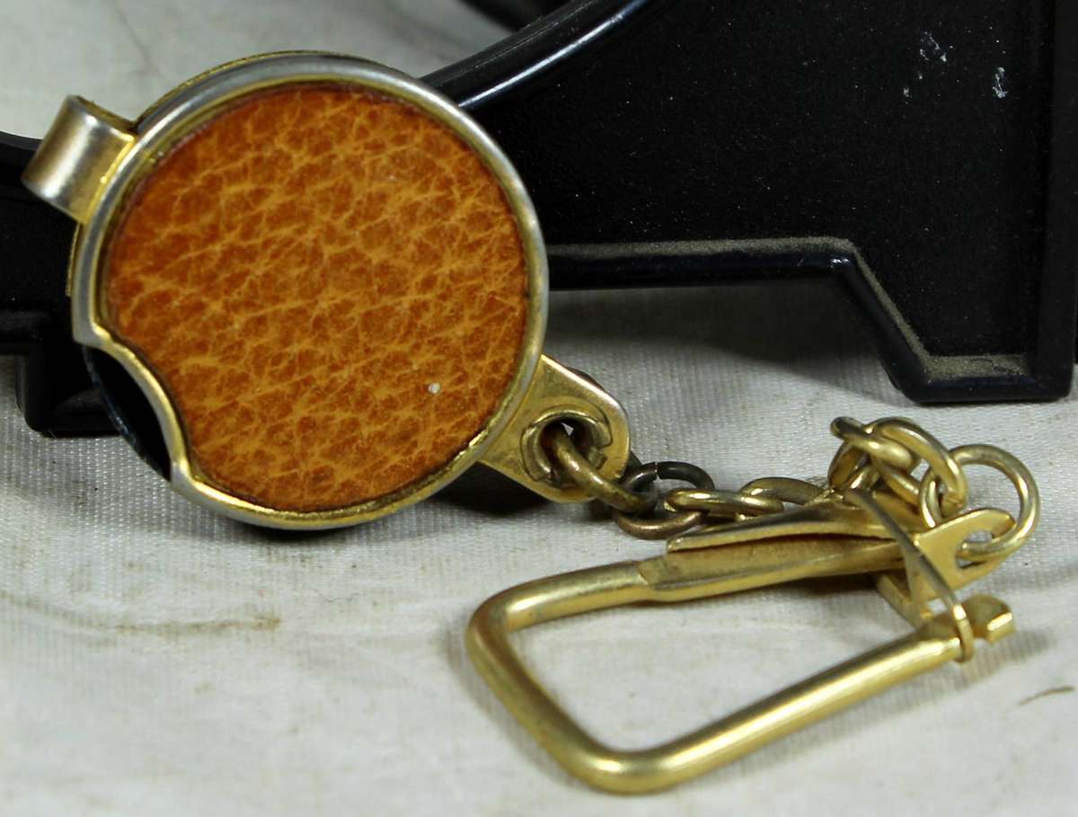 Keychain - Magnifying pocket glass