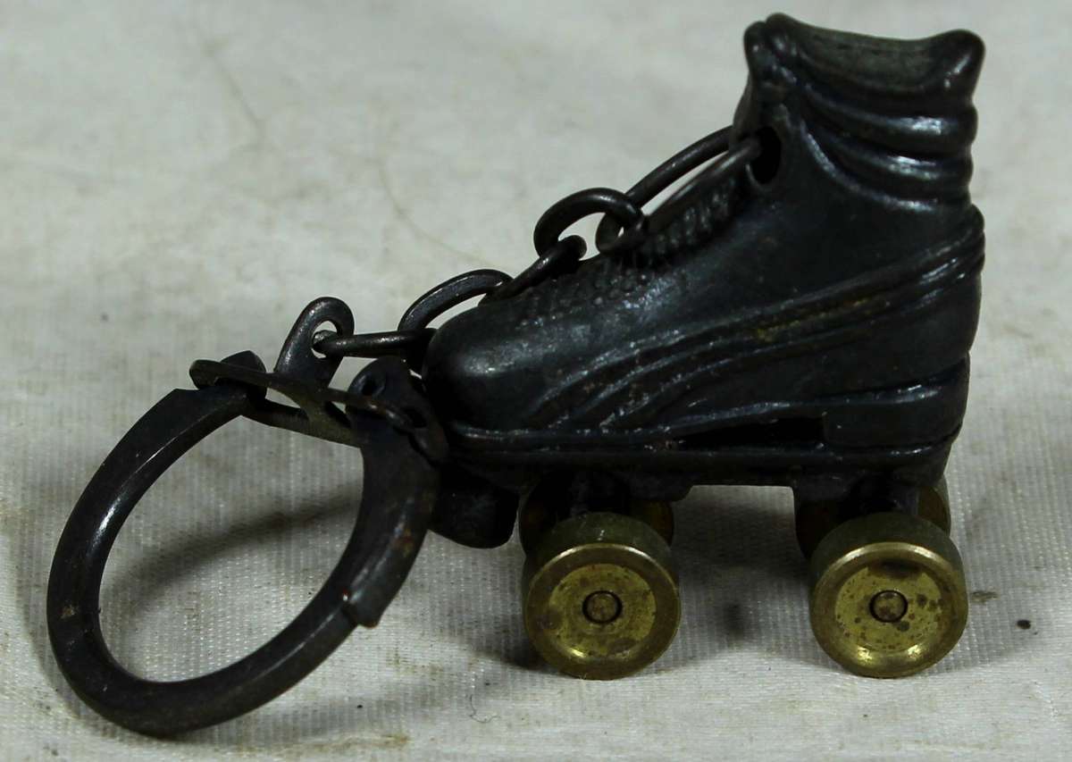 Keychain - Metal roller skate
