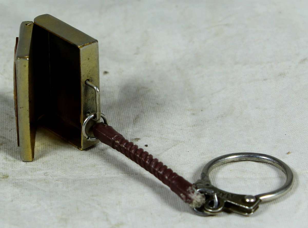 Keychain - Suitcase with leather inserts