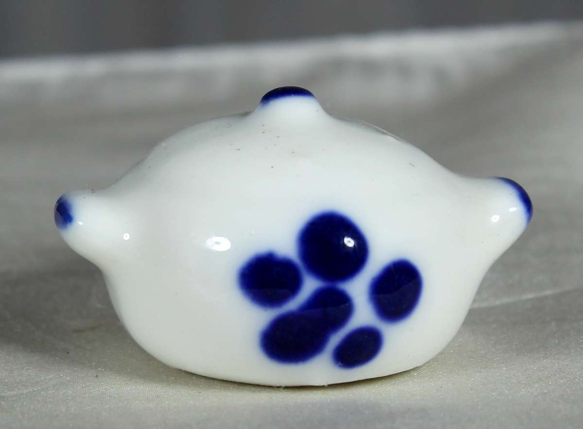 Miniature white & blue pot