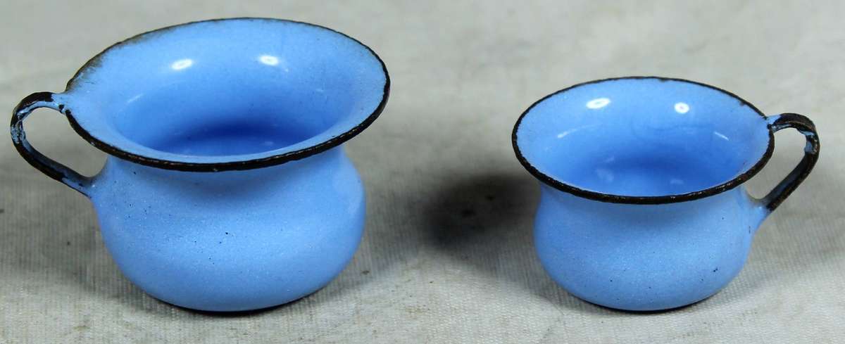 Miniature pair of metal chamber pots