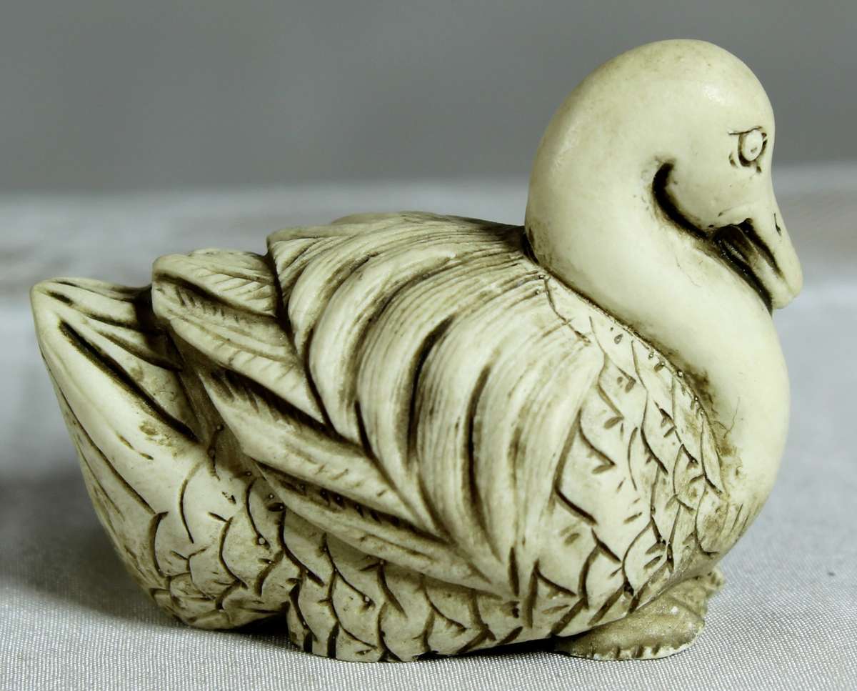 Miniature molded swan