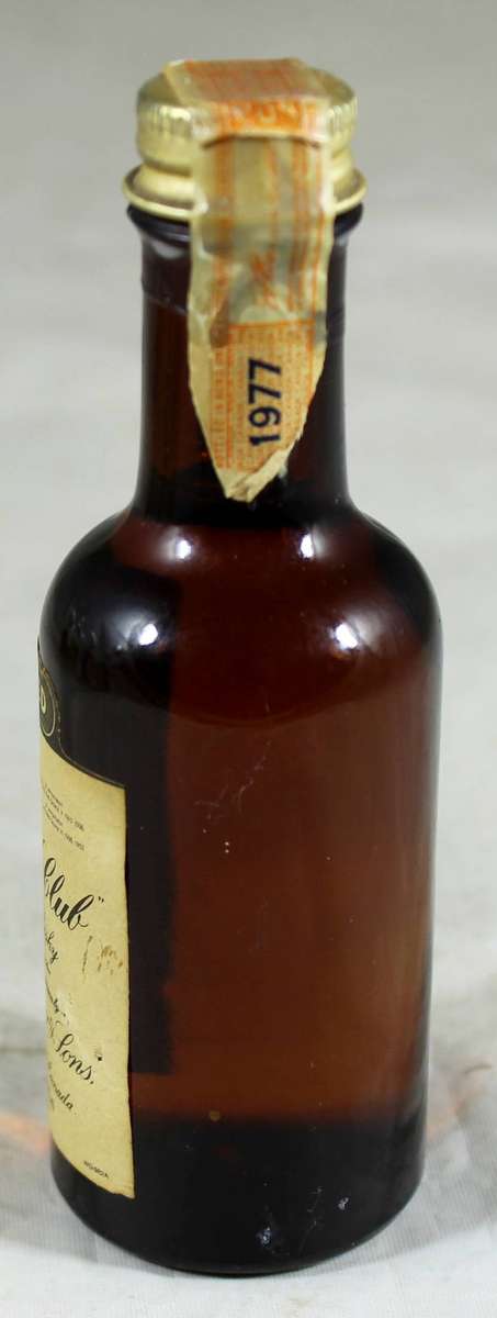Mini liquor bottle - Canadian club whisky