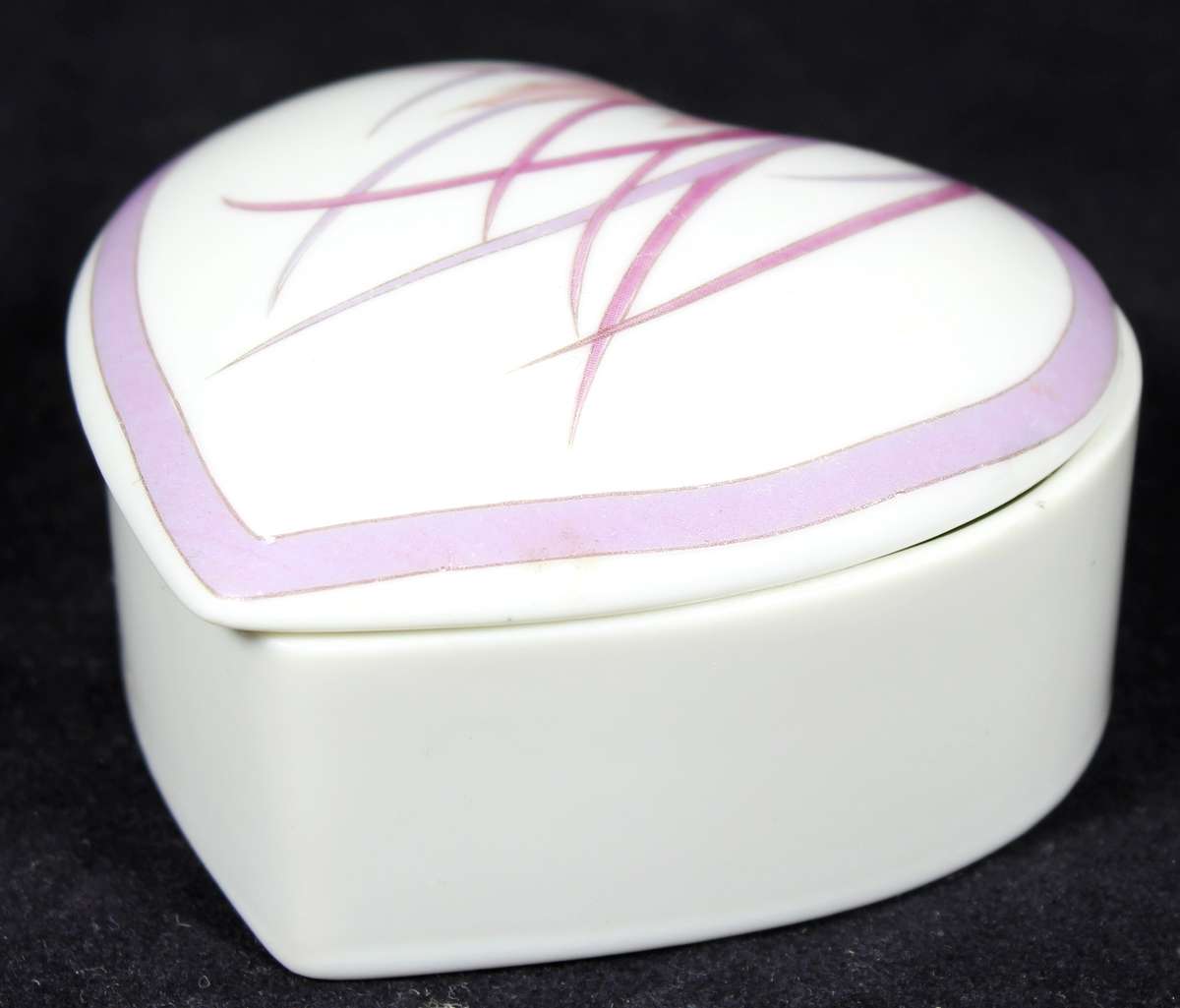 Heart shaped porcelain container