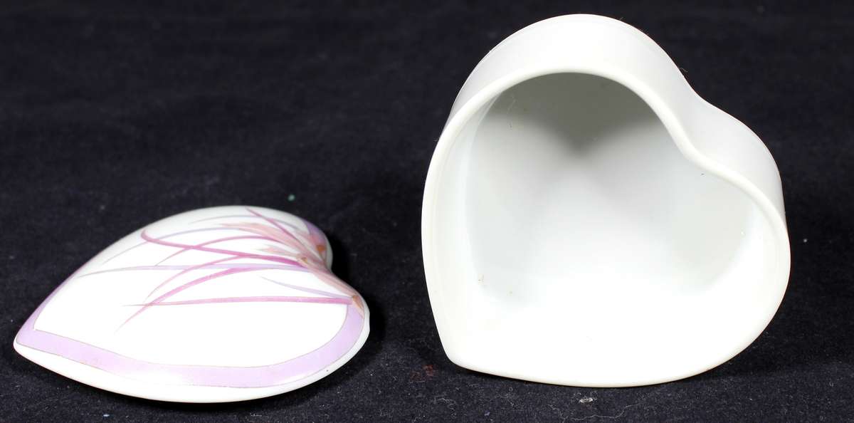 Heart shaped porcelain container