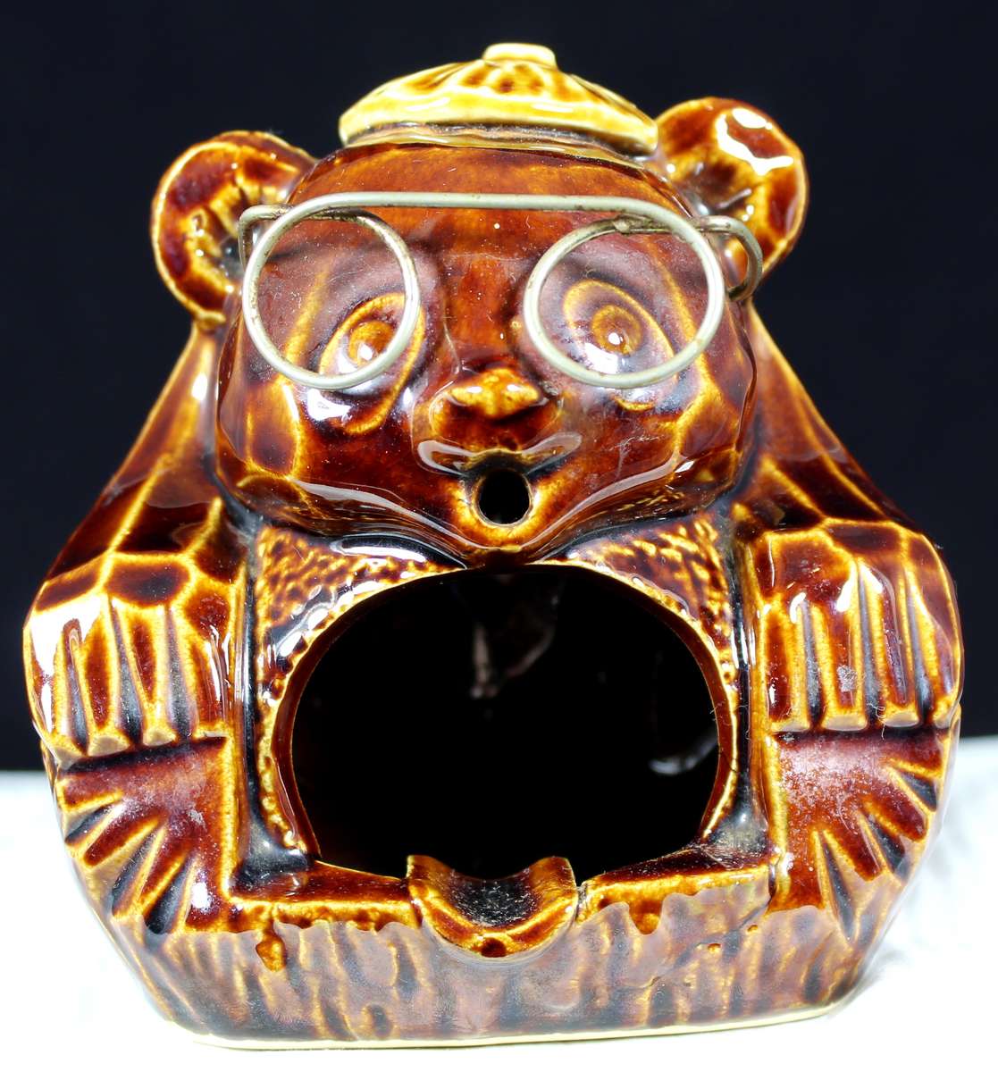 Porcelain bear with glasses ashtray