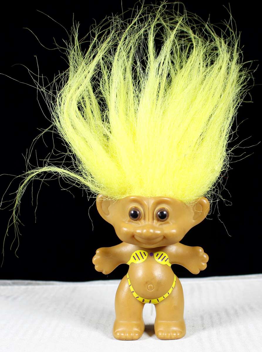 Arleno troll in a bikini