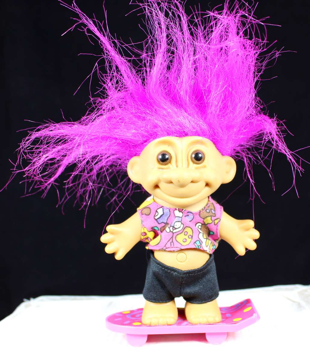 Russ troll on a skateboard