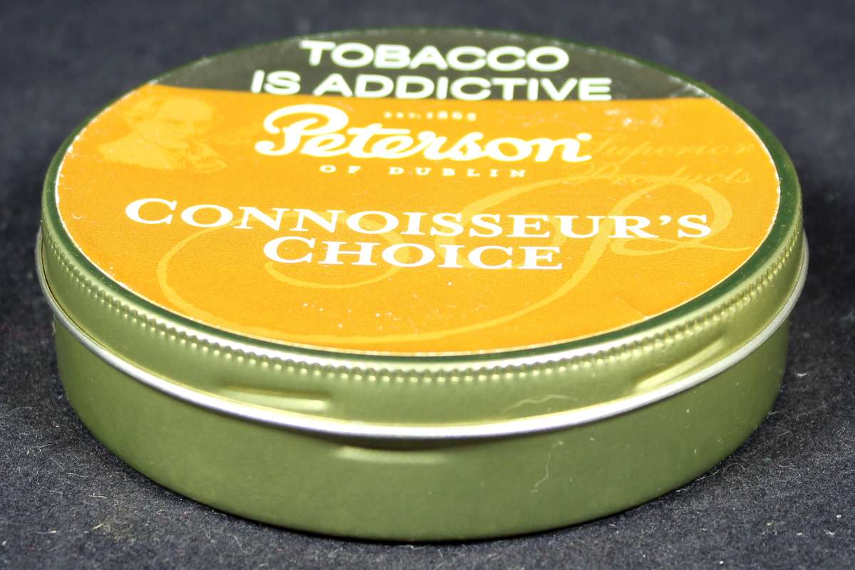 Vintage cigarette tin - Petersons