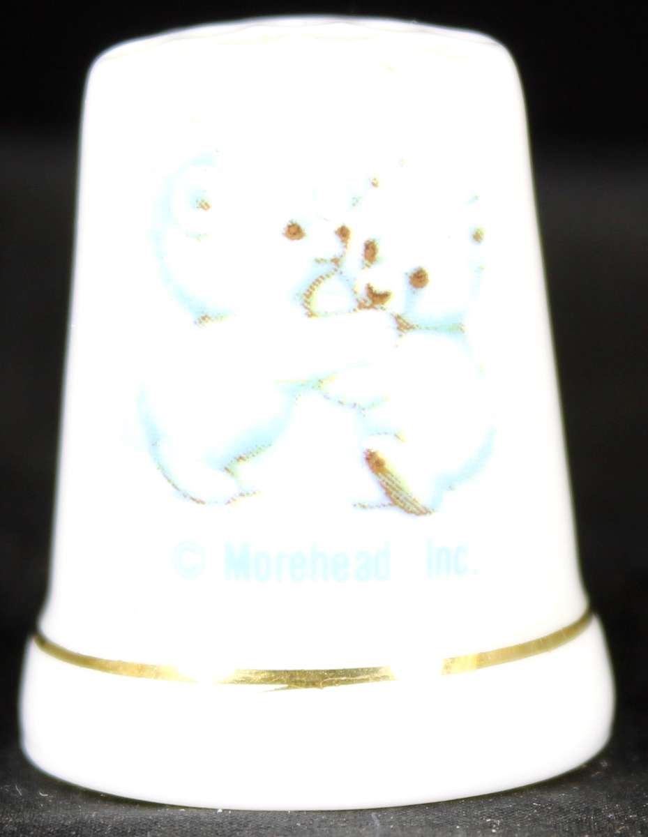Porcelain thimble - Morehead - cuddles