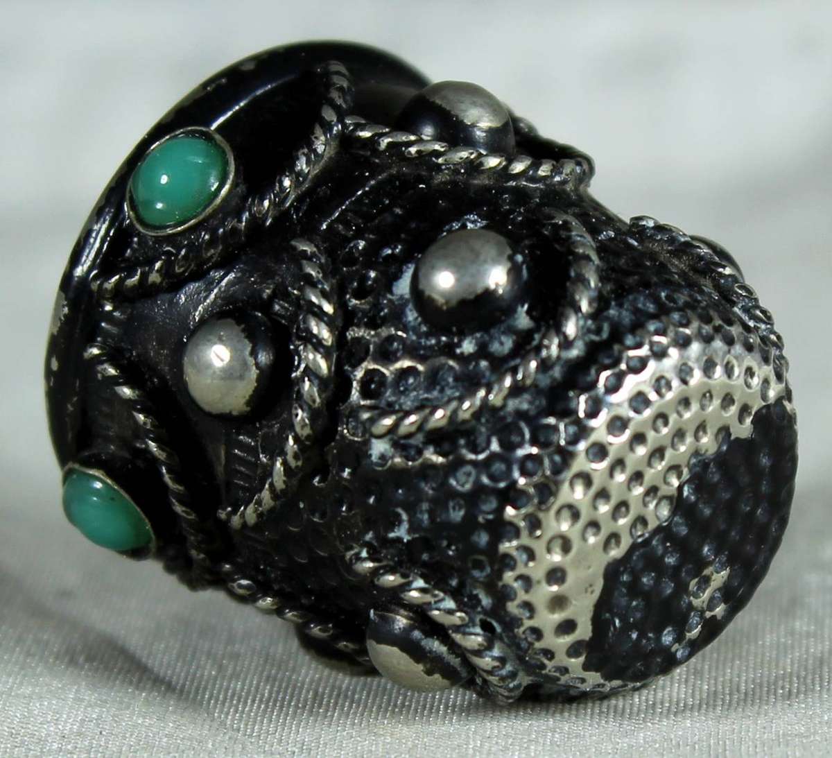 Silver (possibly sterling) thimble - Faux turquoise stones (3,51g)