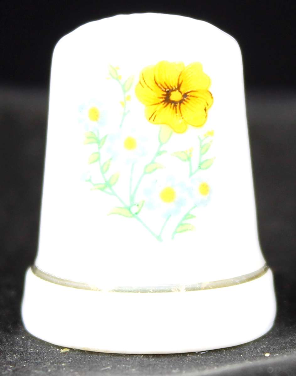 Porcelain Thimble - Yellow Flower