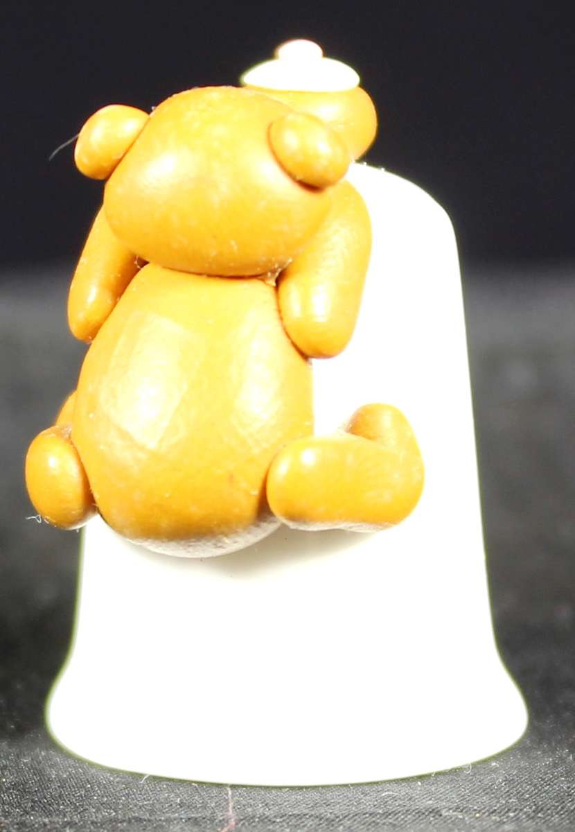 Porcelain Thimble - Bear With Cupcake