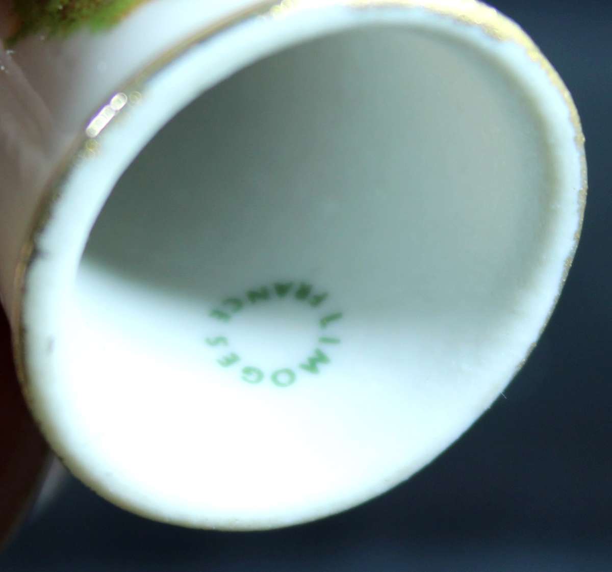 Porcelain Thimble - Limoges - Victorian Scene